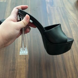 Platform high heel - size 6